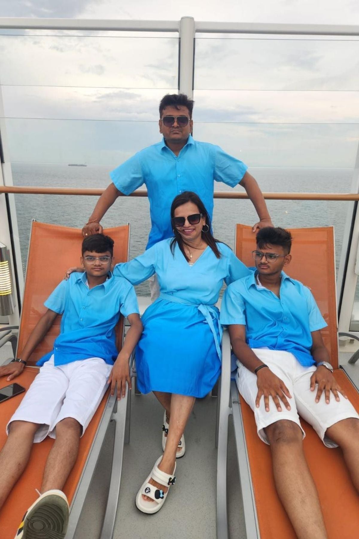 PEACOCK FADE GIRL SPAGHETTI SHOULDER DRESS