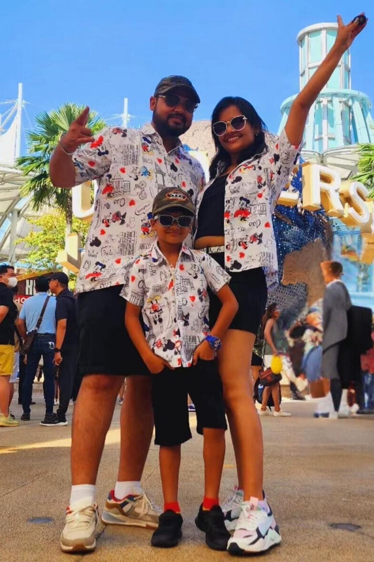 FOREVER DISNEY FAMILY SET