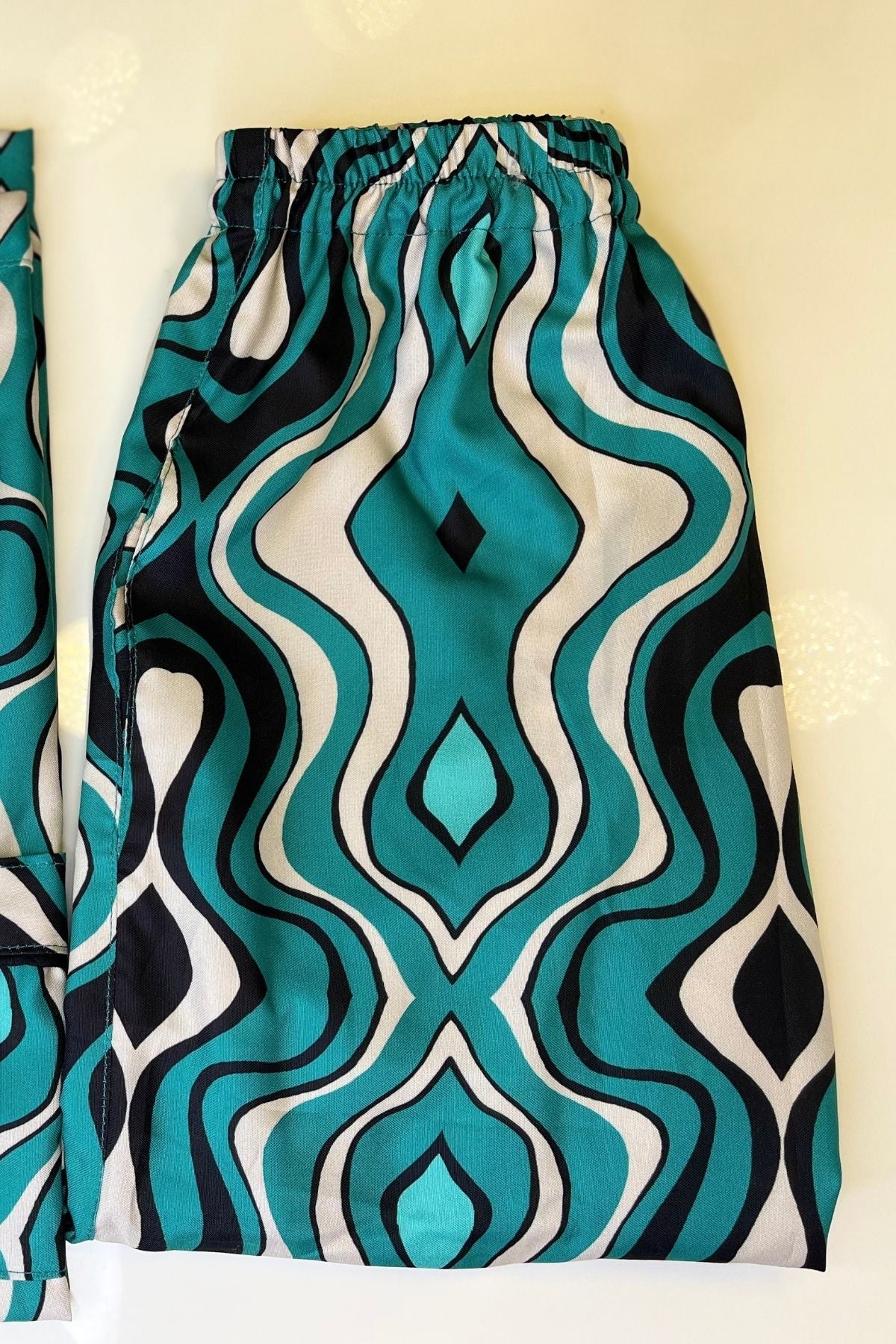 LINEAR FLOW MEN NIGHTSUITS SET