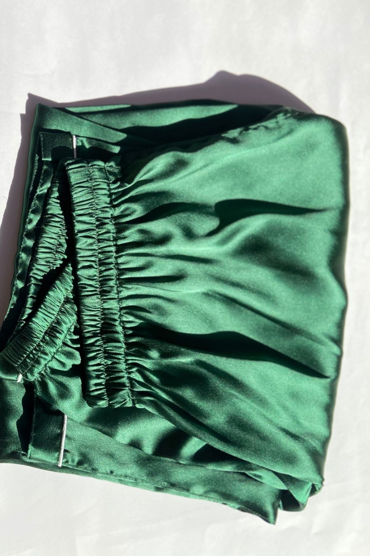 GREEN SATIN WOMAN NIGHTSUITS SET