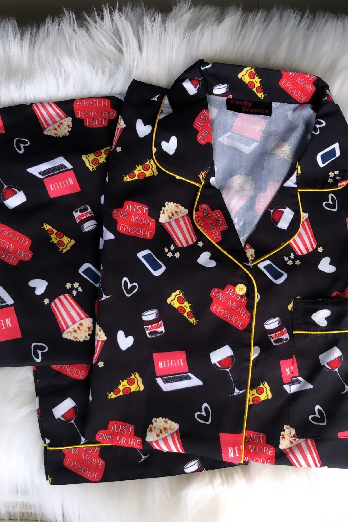 MOVIE NIGHT WOMEN NIGHTSUITS SET